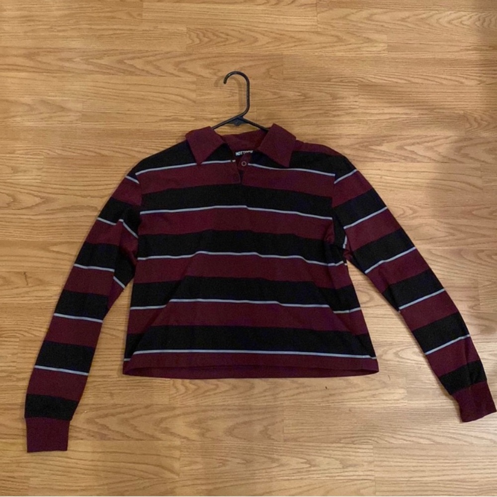 Women’s Grungy striped long sleeve collared crop top